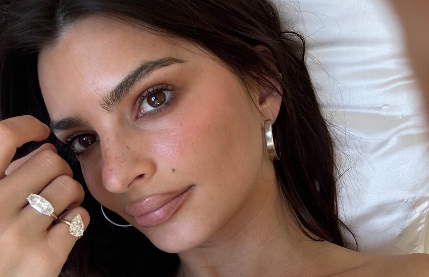  Divorce Rings Are Having a Second Because of Emily Ratajkowski