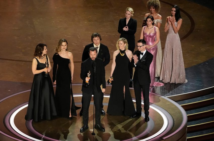  Oscars worldwide broadcast cuts ’20 Days in Mariupol’ win, sparking criticism in Ukraine